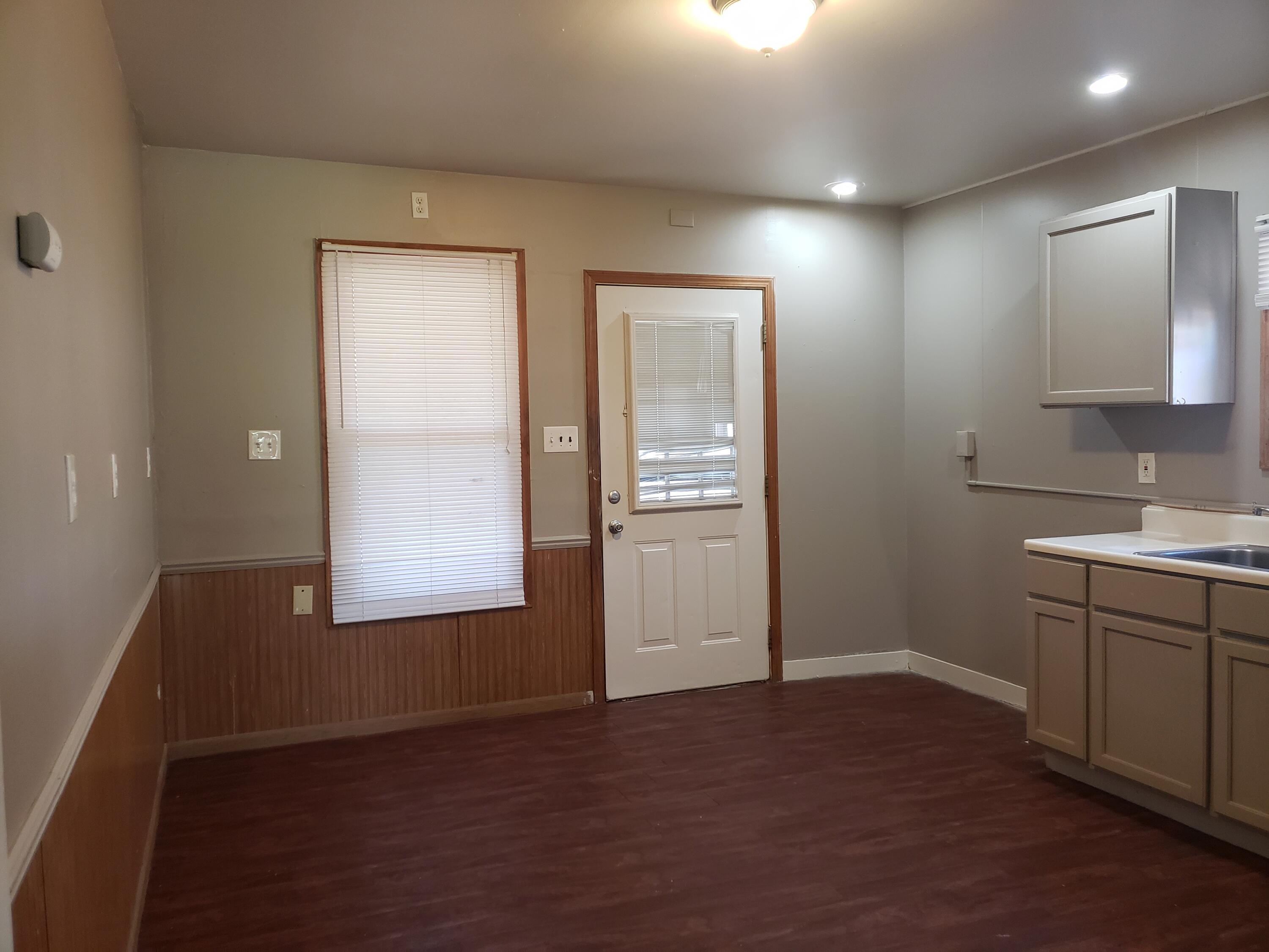 24641 Beverly Road Taylor, MI 48180 - Photo 5 of 14 20210610_103412