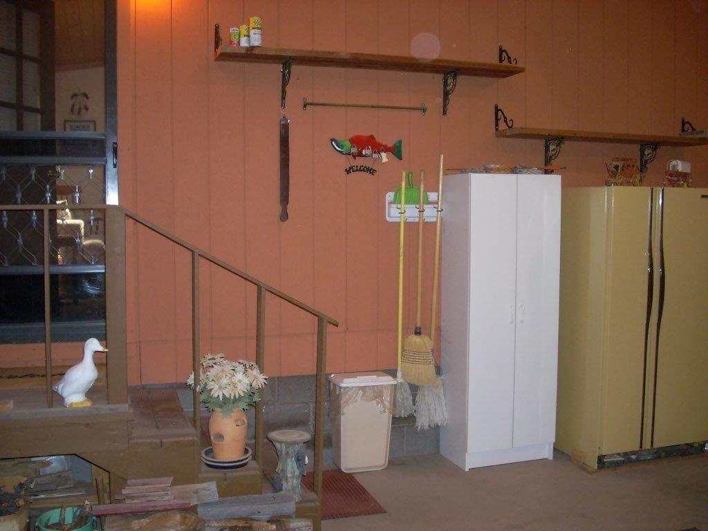 2923 Markham Road Overgaard, AZ 85933 - Photo 29 of 33 a view of table and chair