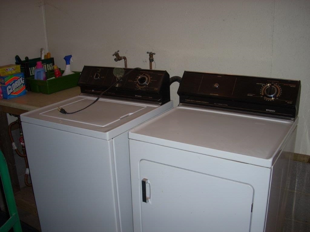 2923 Markham Road Overgaard, AZ 85933 - Photo 30 of 33 a utility room with dryer and washer