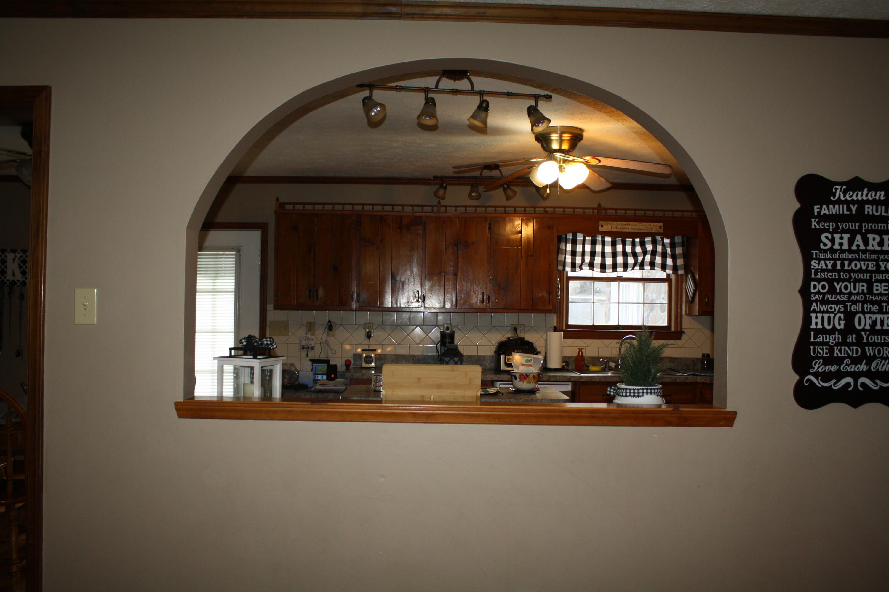 62 Howards Branch Road Hinton, WV 25951 - Photo 14 of 53 IMG_0440