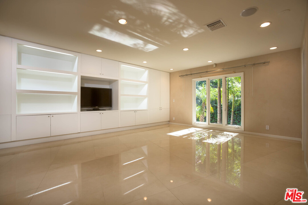 9504 Heather Road Beverly Hills, CA 90210 - Photo 19 of 31