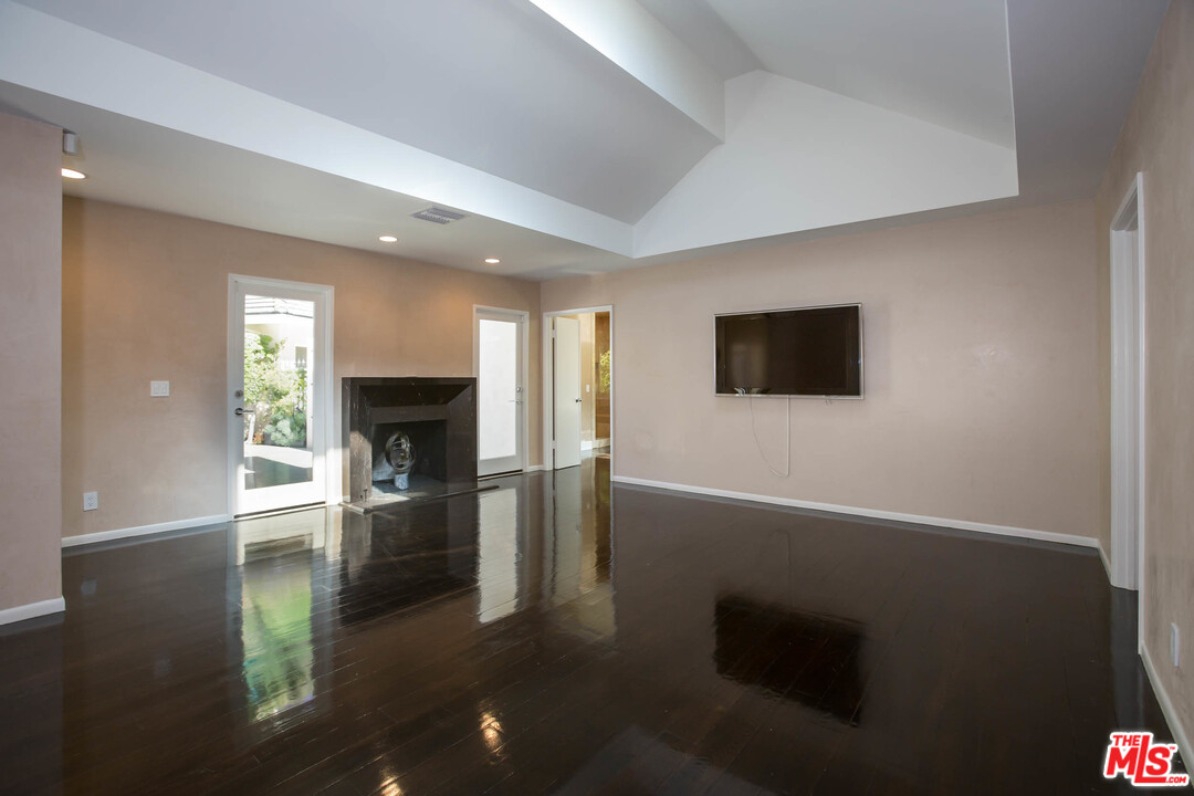 9504 Heather Road Beverly Hills, CA 90210 - Photo 20 of 31