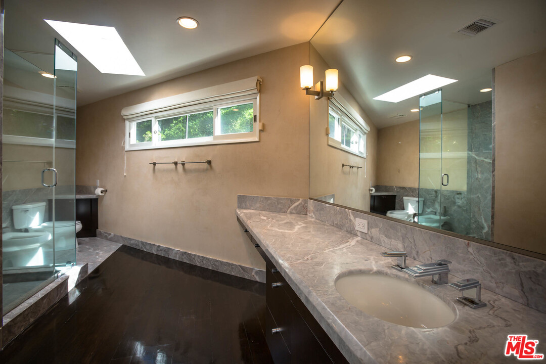 9504 Heather Road Beverly Hills, CA 90210 - Photo 22 of 31