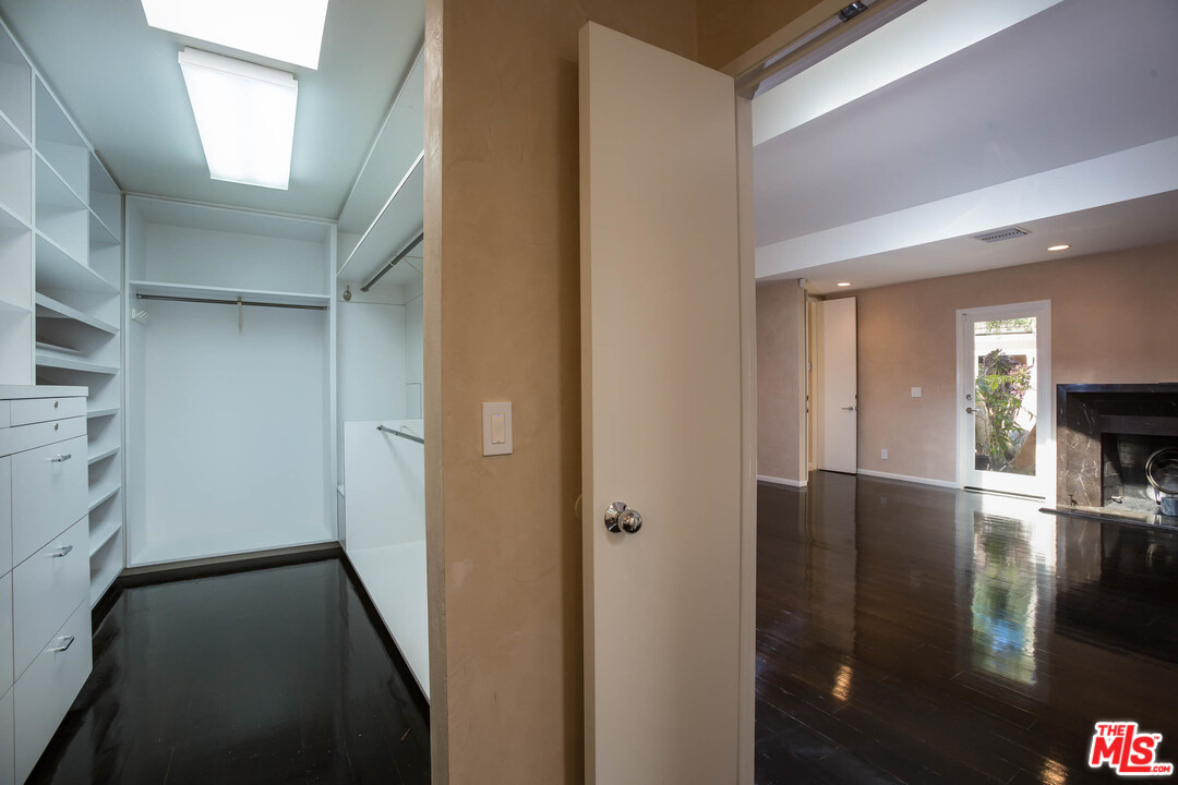 9504 Heather Road Beverly Hills, CA 90210 - Photo 23 of 31