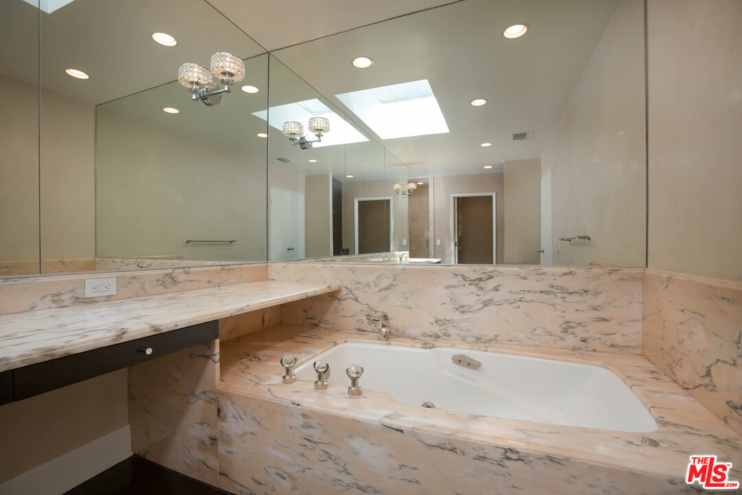9504 Heather Road Beverly Hills, CA 90210 - Photo 27 of 31