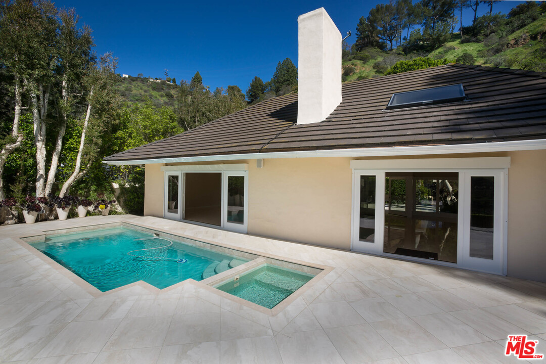 9504 Heather Road Beverly Hills, CA 90210 - Photo 30 of 31