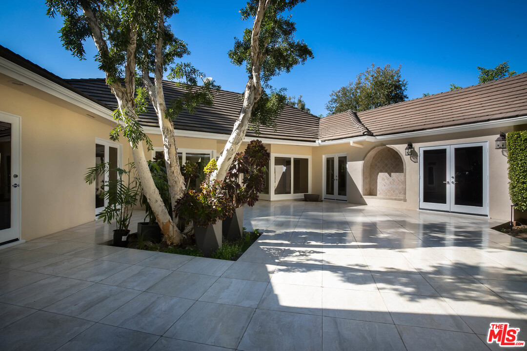 9504 Heather Road Beverly Hills, CA 90210 - Photo 7 of 31