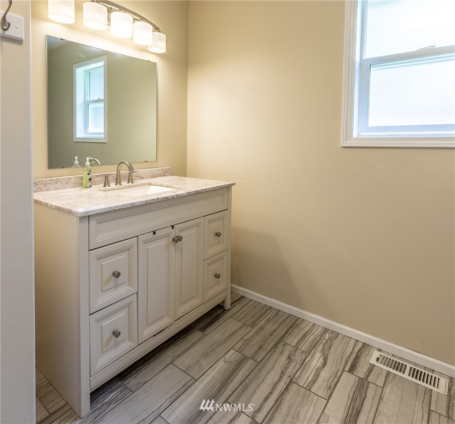102 Springview Drive Lynden, WA 98264 - Photo 14 of 20 Gallery Image 14