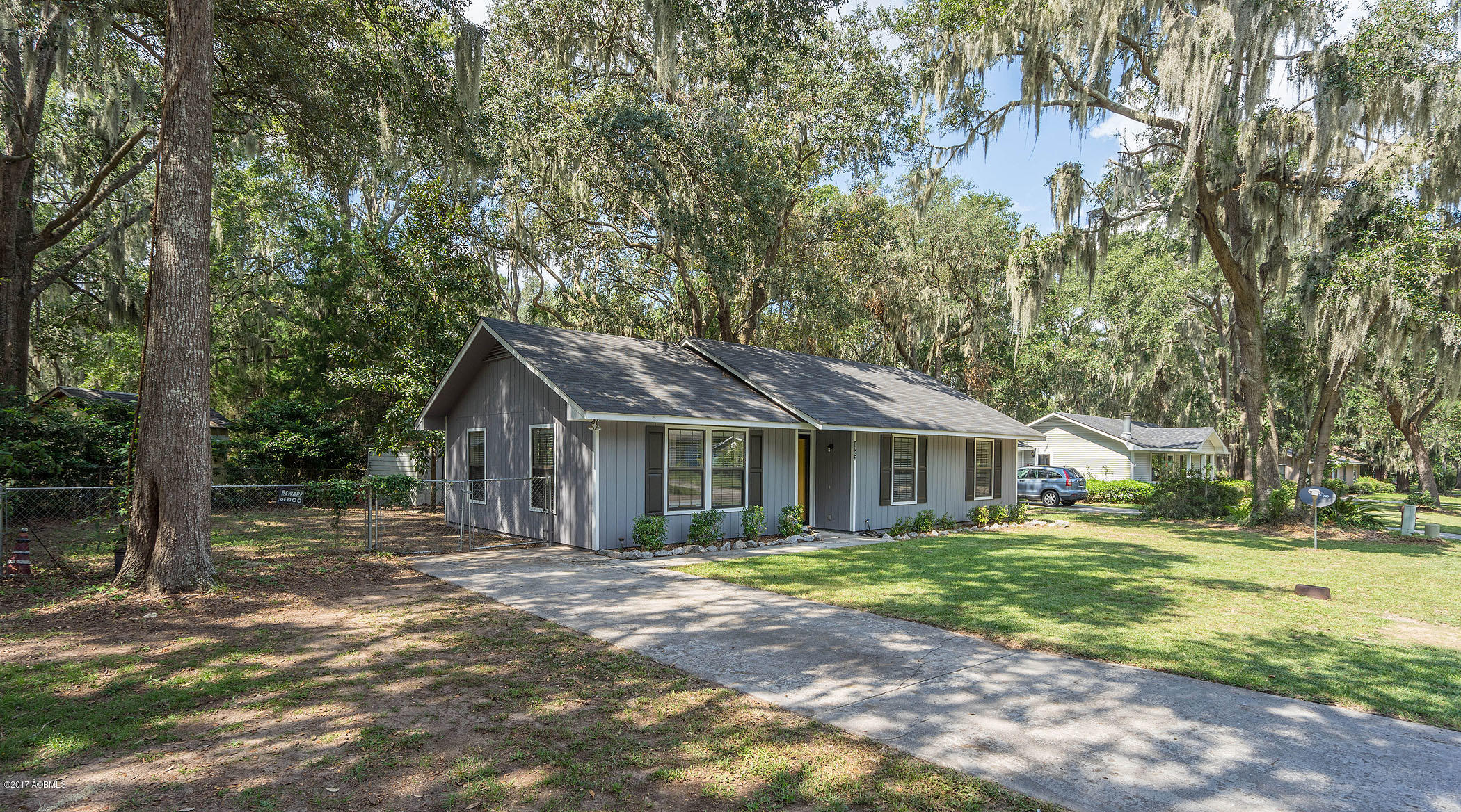 1902 Royal Palms Road Port Royal, SC 29935 - Photo 3 of 45 DSC09395-1