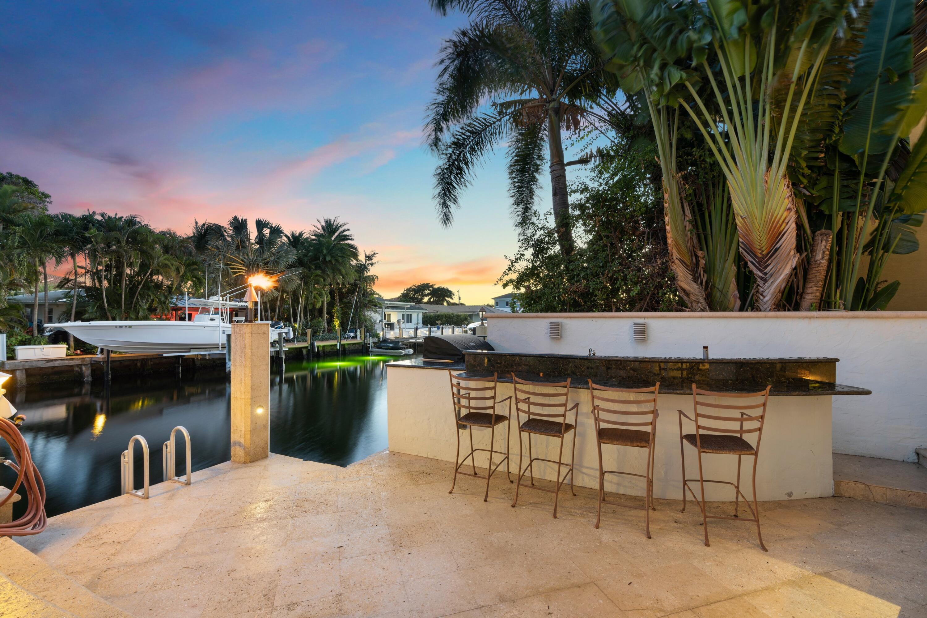 848 Coventry Street Boca Raton, FL 33487 - Photo 23 of 64 Built In Bar
