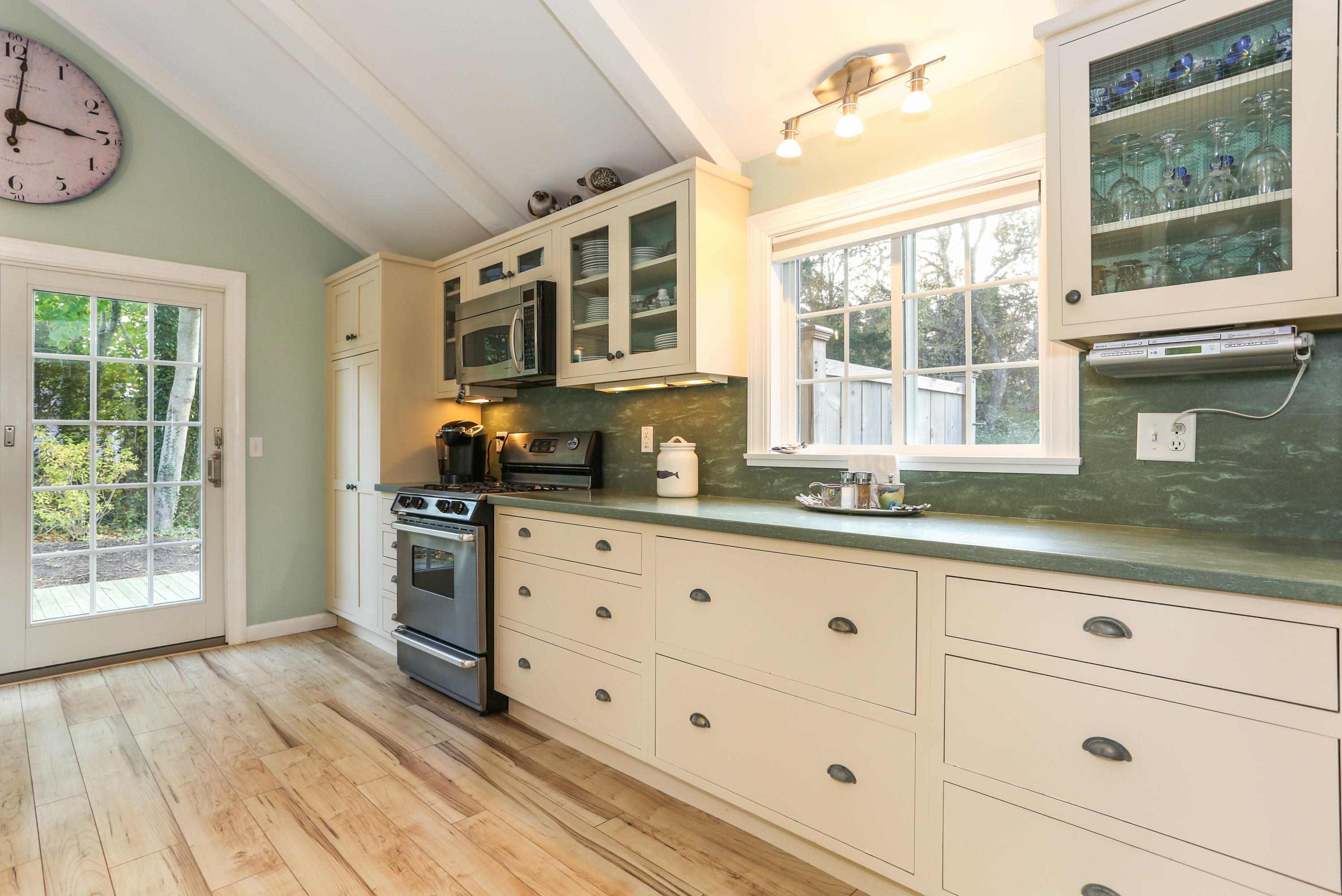 335 Mary Chase Road Eastham, MA 02642 - Photo 10 of 35 335MarLR-17