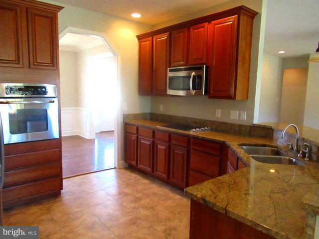 26806 Three Notch Road Mechanicsville, MD 20659 - Photo 11 of 24 Living Room