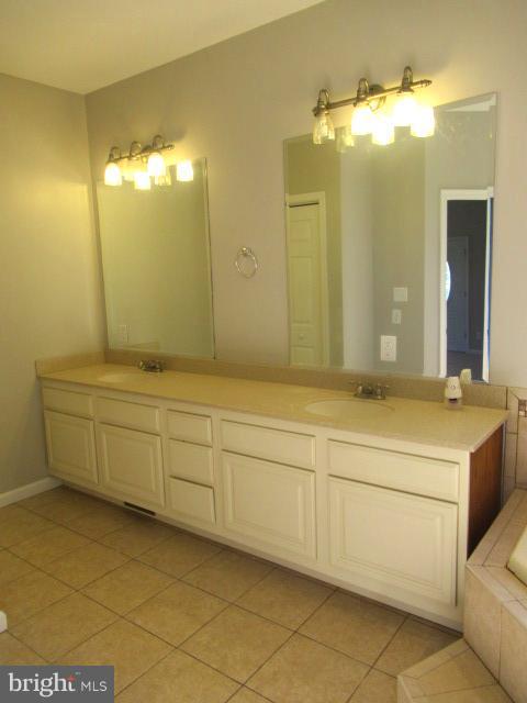 26806 Three Notch Road Mechanicsville, MD 20659 - Photo 14 of 24 Bath (Master)