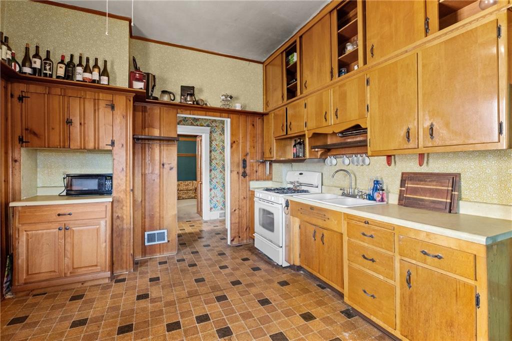 827 Beaver Road Ambridge, PA 15003 - Photo 14 of 29 Gallery Image 14