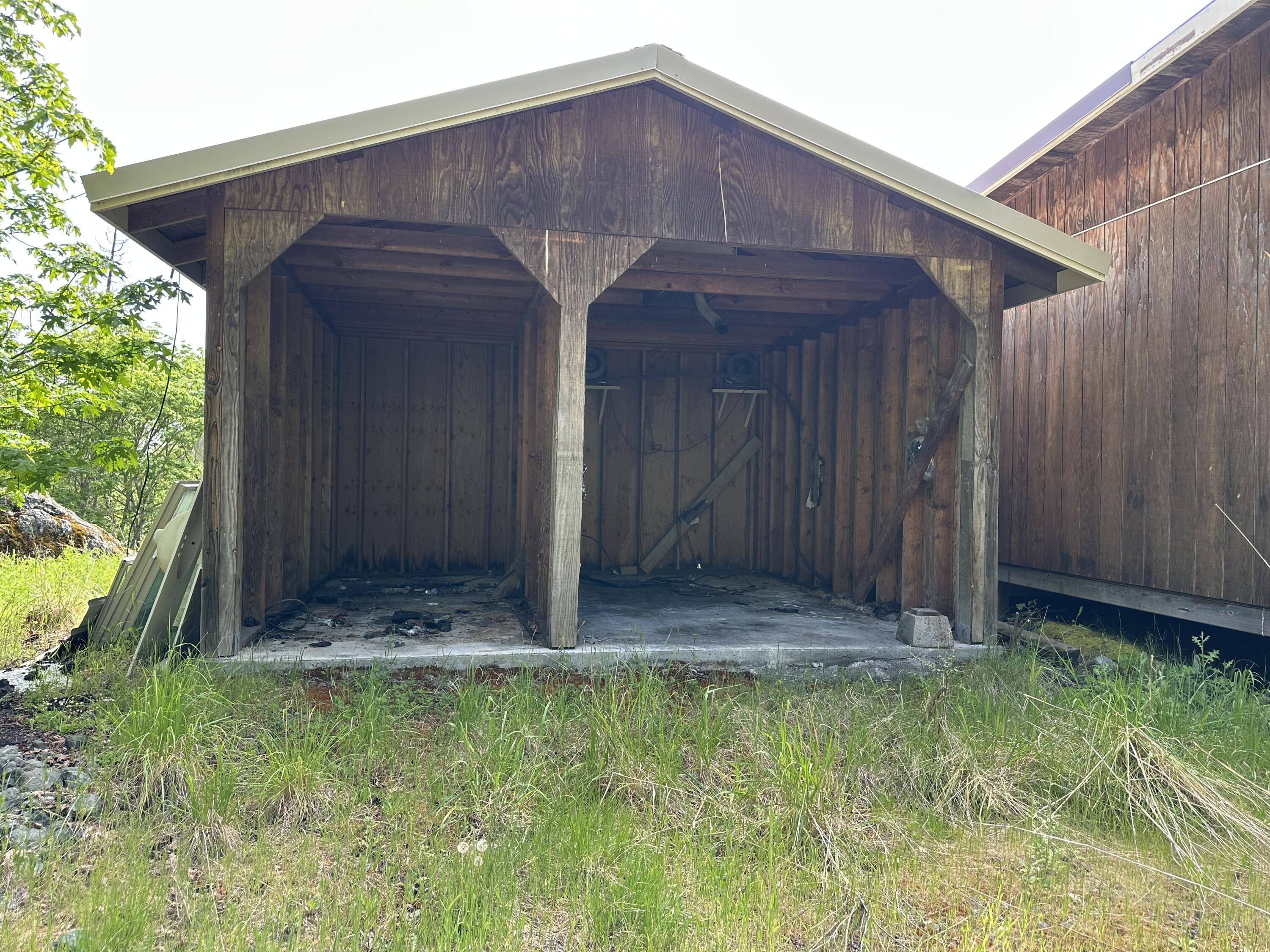 7923 Thomas Road Miranda, CA 95553 - Photo 44 of 63