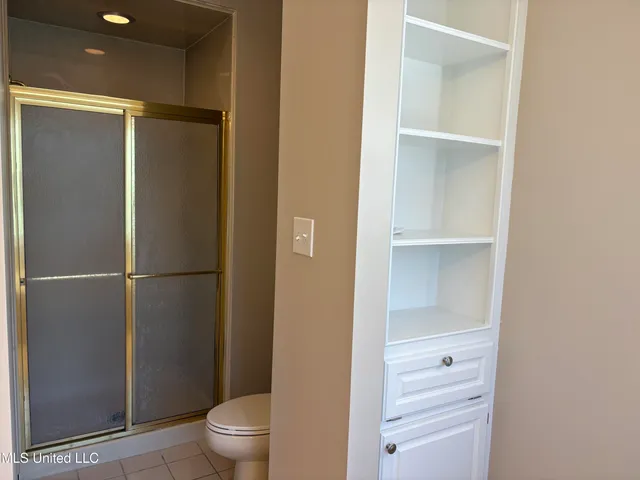 $309,900 | 570 Spring Lake Drive, Pearl, MS 39208