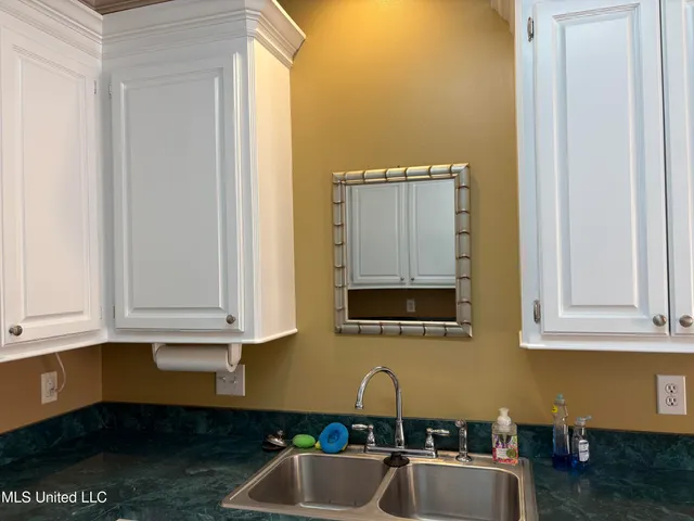 $309,900 | 570 Spring Lake Drive, Pearl, MS 39208