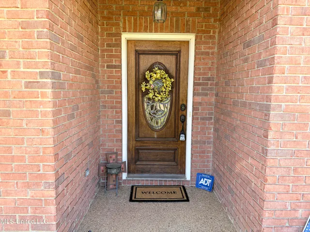 $309,900 | 570 Spring Lake Drive, Pearl, MS 39208