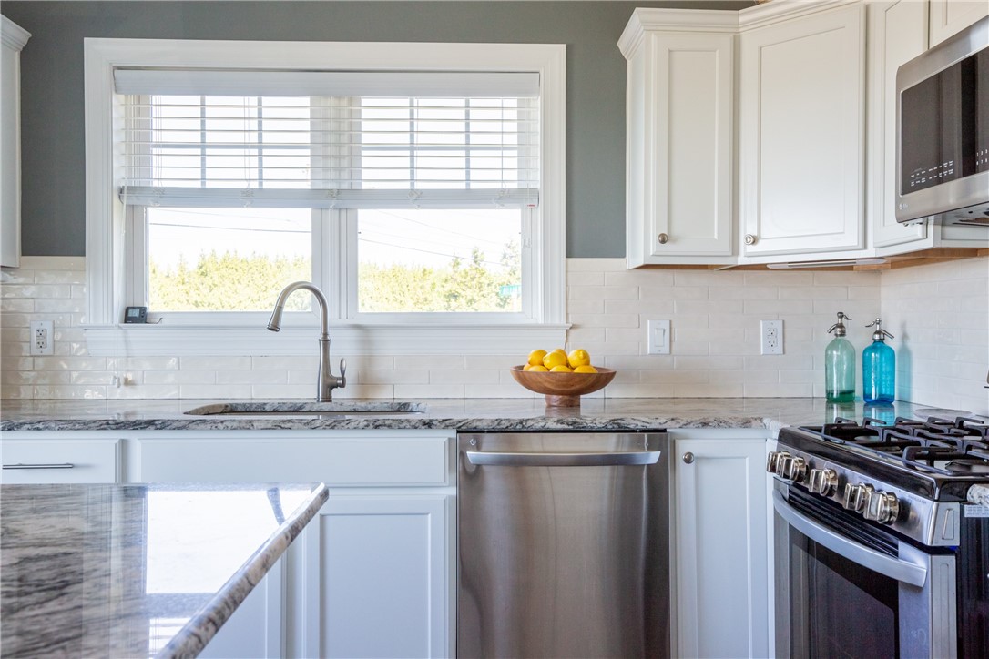 292 High Hill Road Tiverton, RI 02878 - Photo 7 of 46