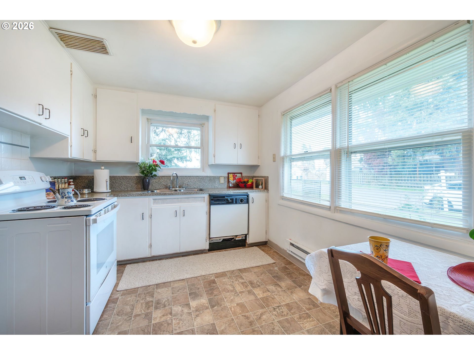 2495 G Street Springfield, OR 97477 - Photo 8 of 43