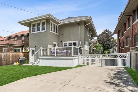 $1,195,000 | 843 North East Avenue, Oak Park, IL 60302