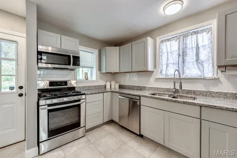 $227,000 | 2825 Telegraph Road, St. Louis, MO 63125