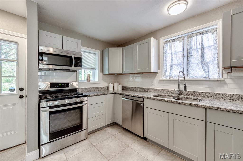 2825 Telegraph Road St. Louis, MO 63125 - Photo 7 of 32