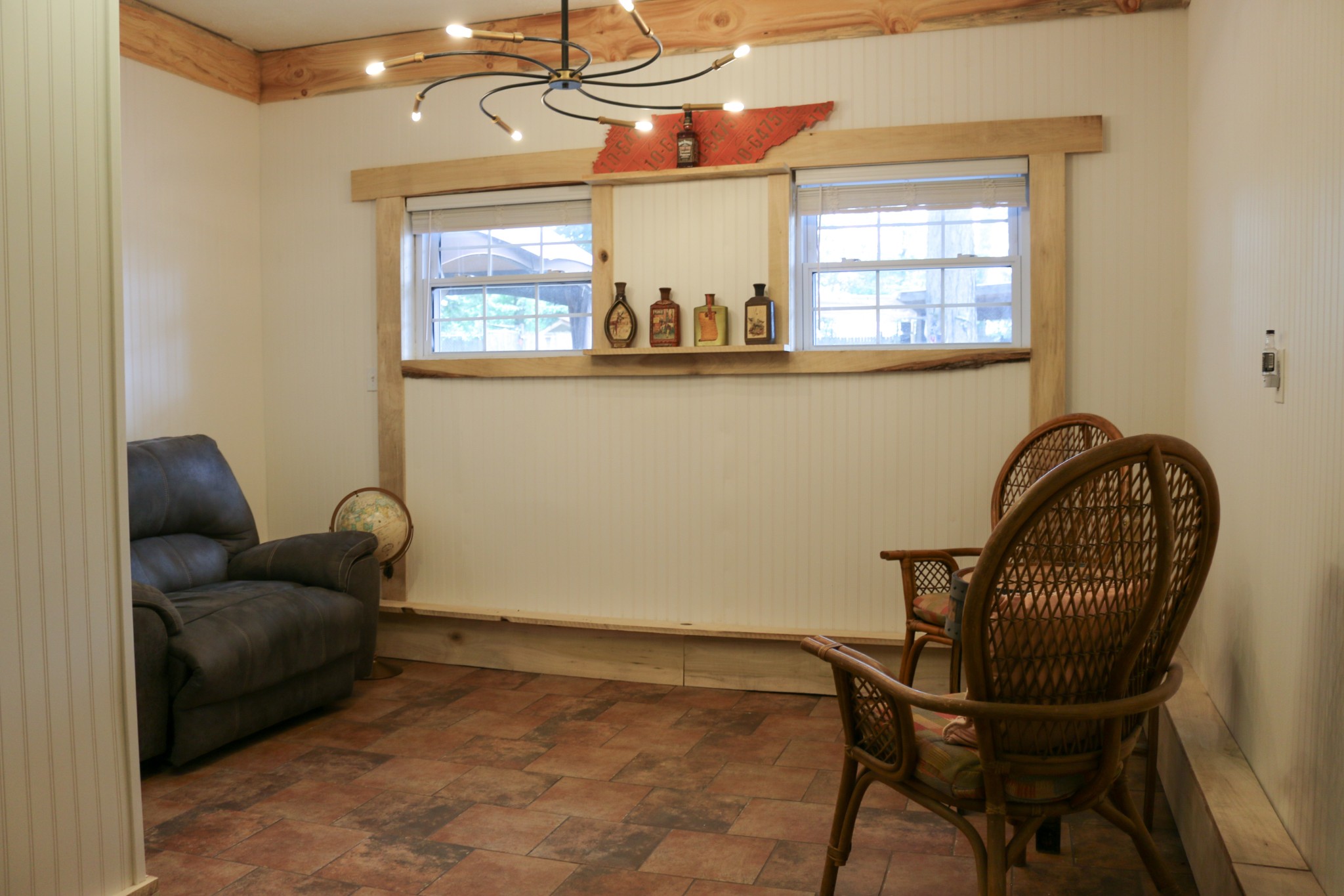 281 Myers Road Winchester, TN 37398 - Photo 18 of 31 a living room with furniture and a window