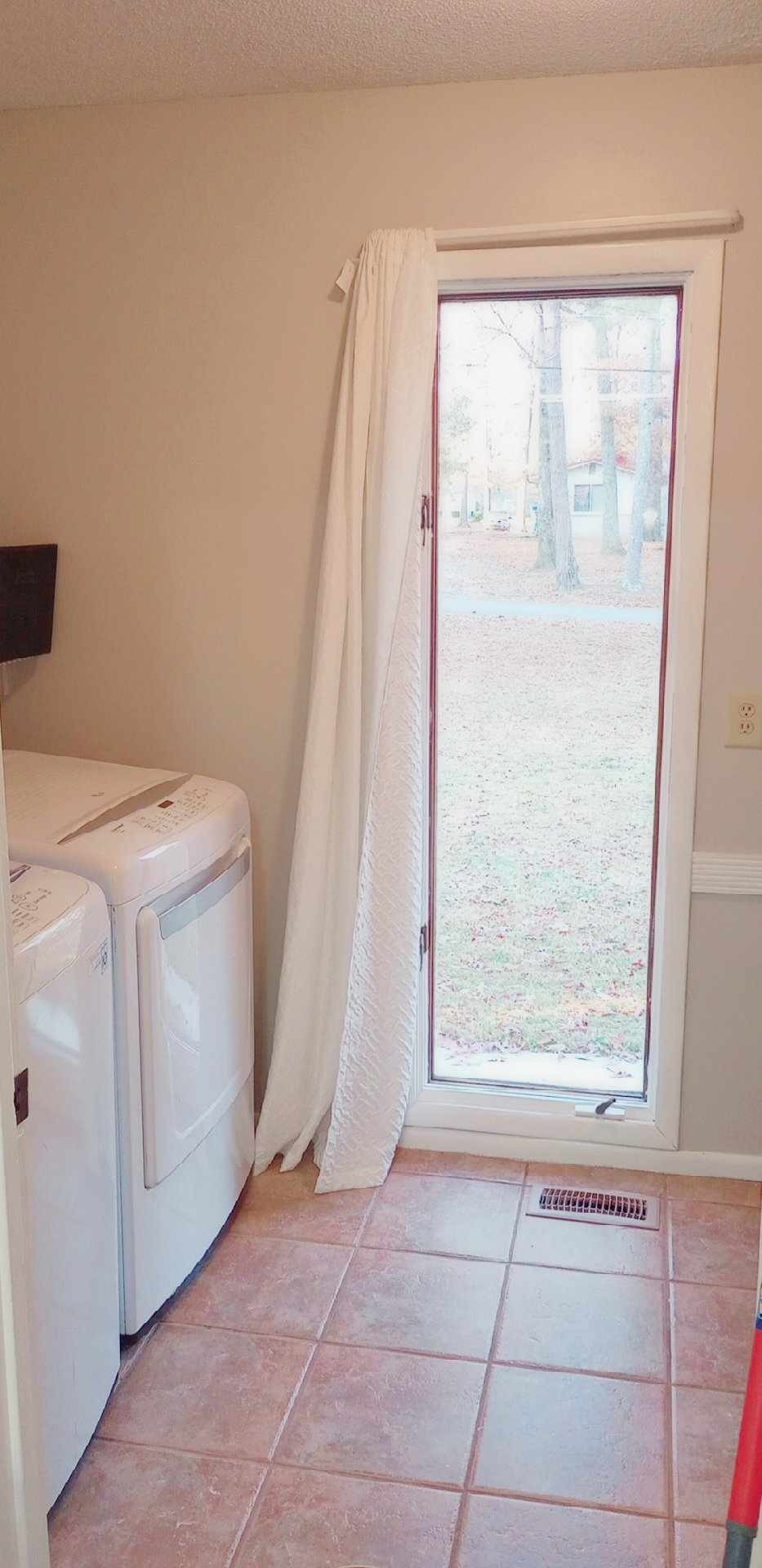 281 Myers Road Winchester, TN 37398 - Photo 21 of 31 a utility room with dryer and washer