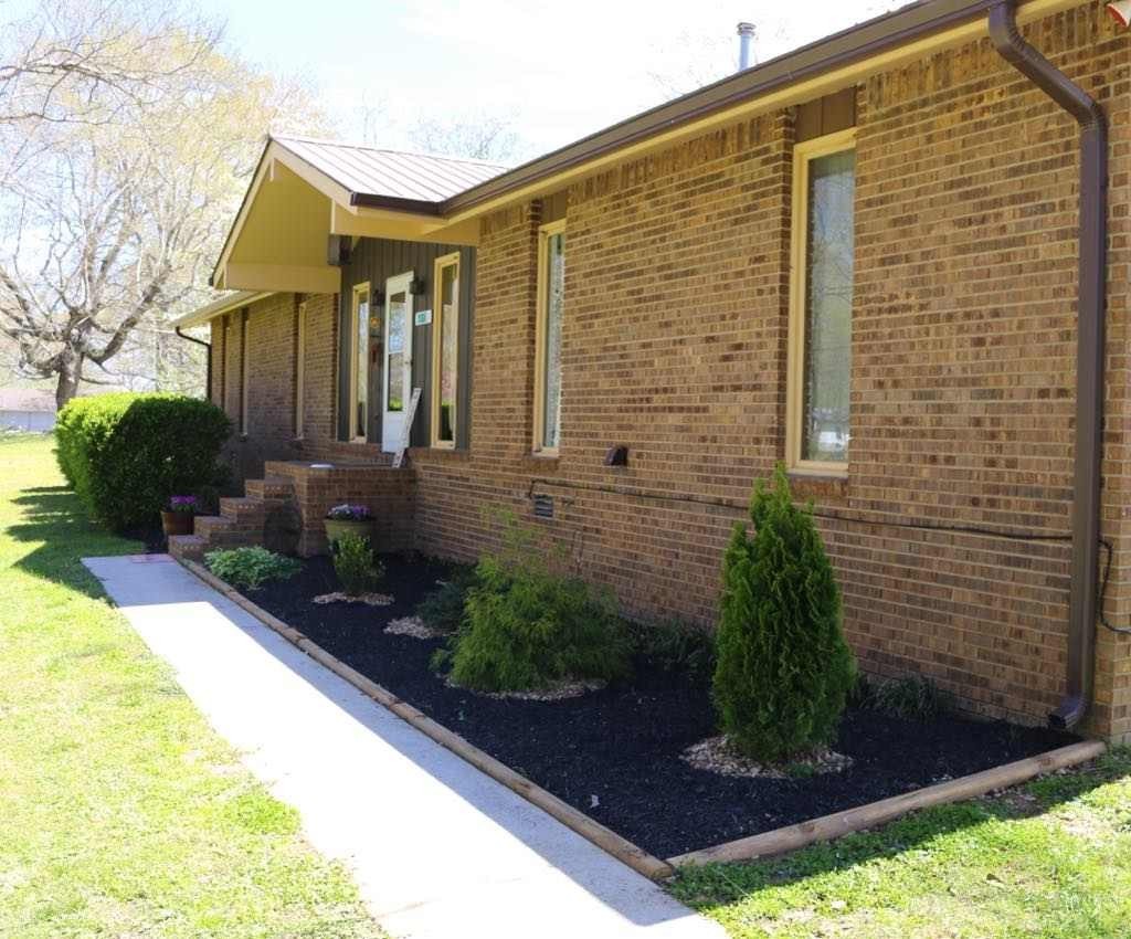 281 Myers Road Winchester, TN 37398 - Photo 29 of 31 a front view of a house with garden