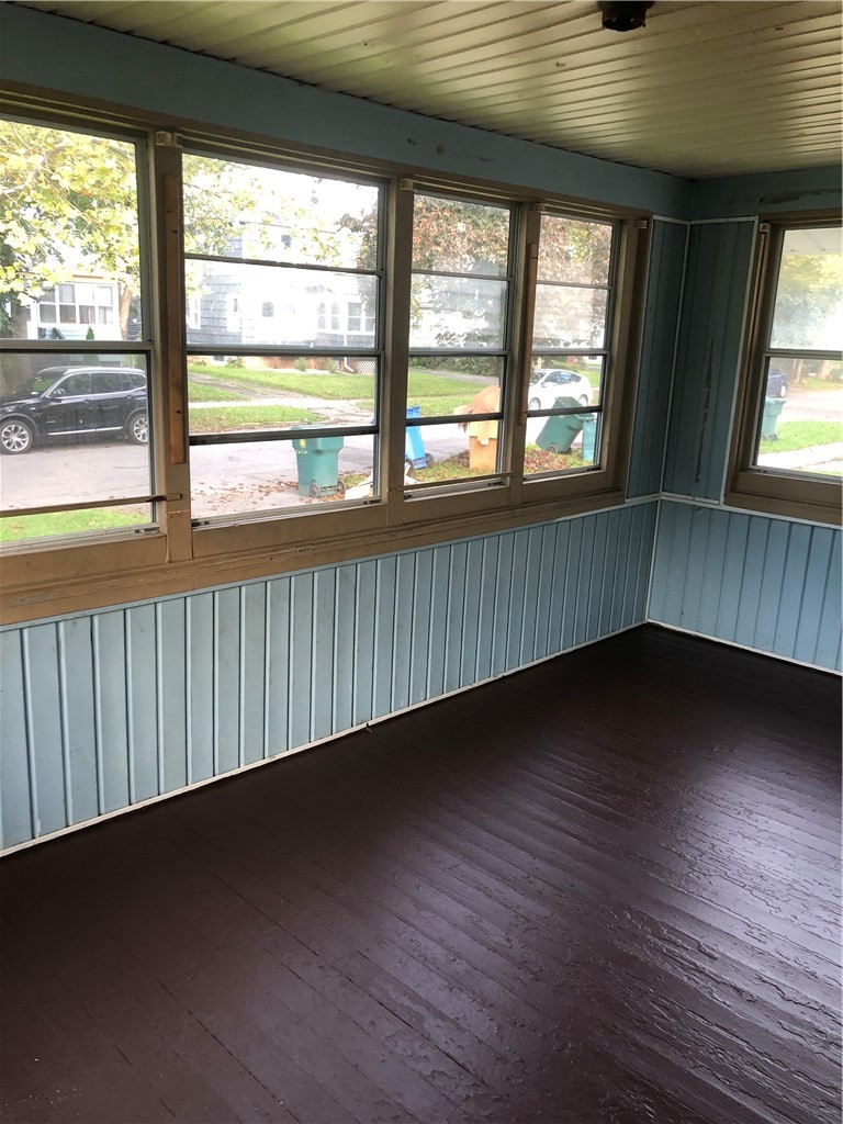 938 Post Avenue Rochester, NY 14619 - Photo 8 of 10 Gallery Image 8