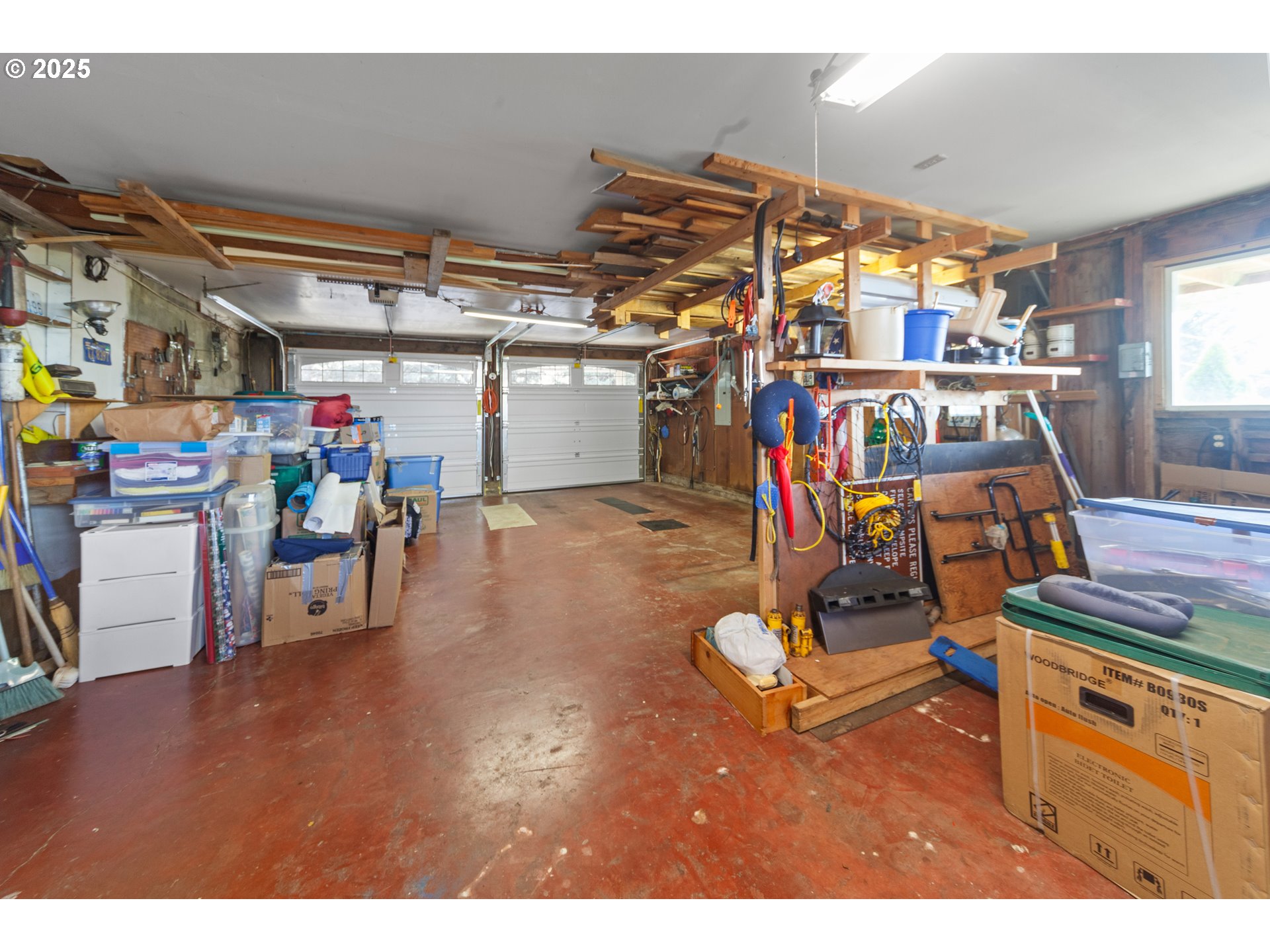 335 Sunset Drive Reedsport, OR 97467 - Photo 31 of 44 Garage