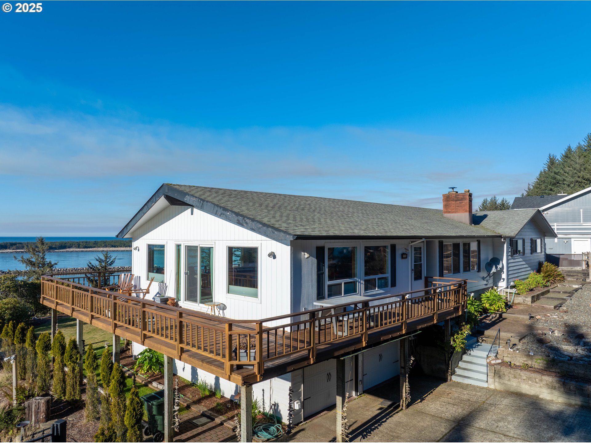 335 Sunset Drive Reedsport, OR 97467 - Photo 42 of 44 Exterior