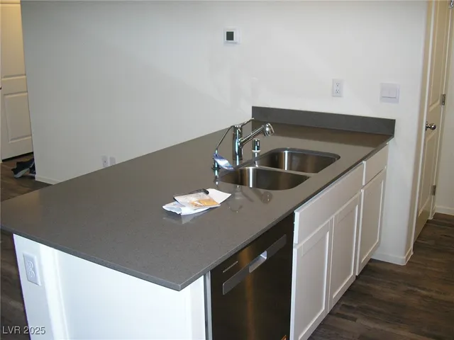 $1,950 | 1721 Pamela Springs Lane, North Las Vegas, NV 89084