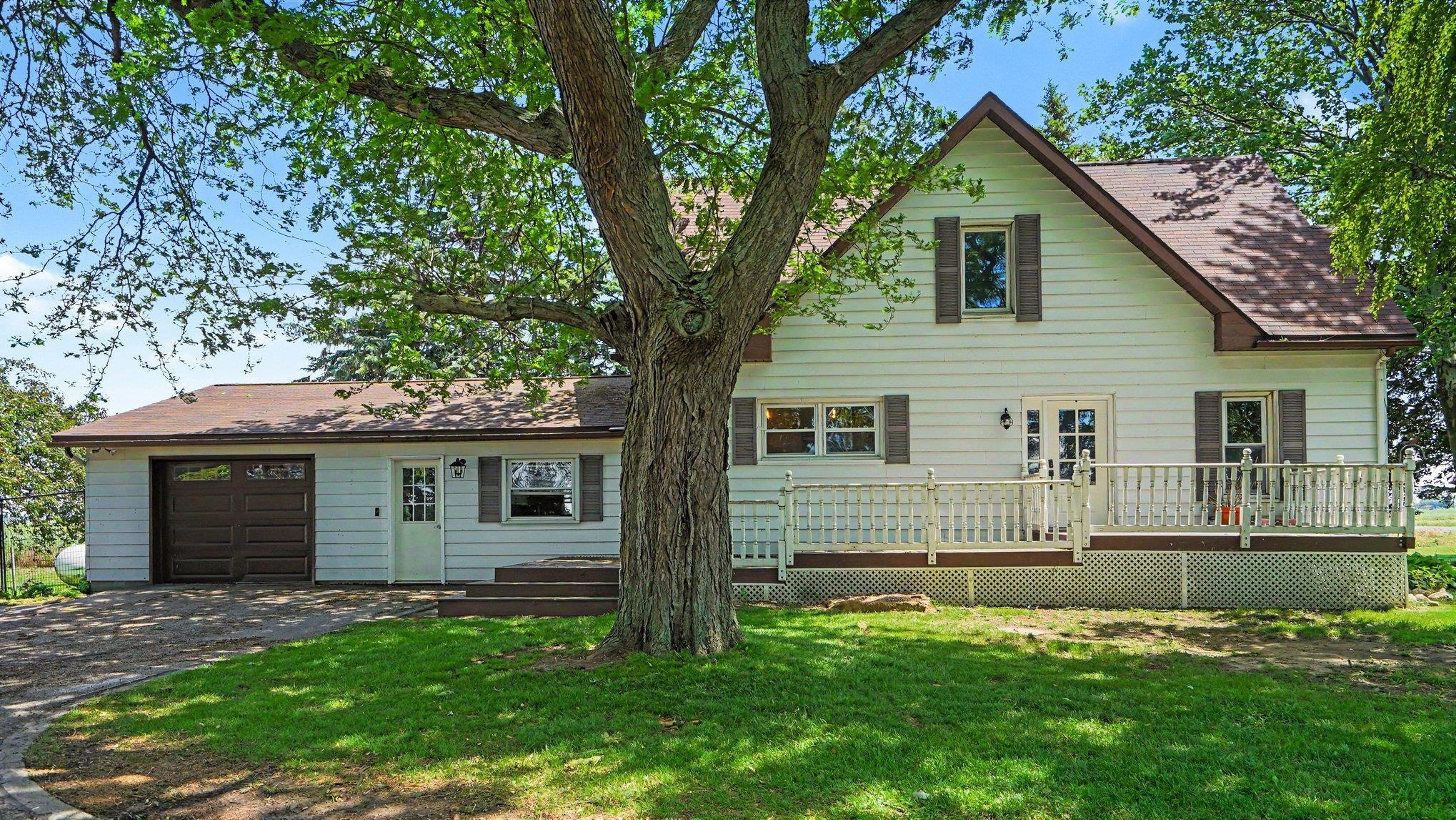 4250 Dickerson Road Akron, MI 48701 - Photo 2 of 32