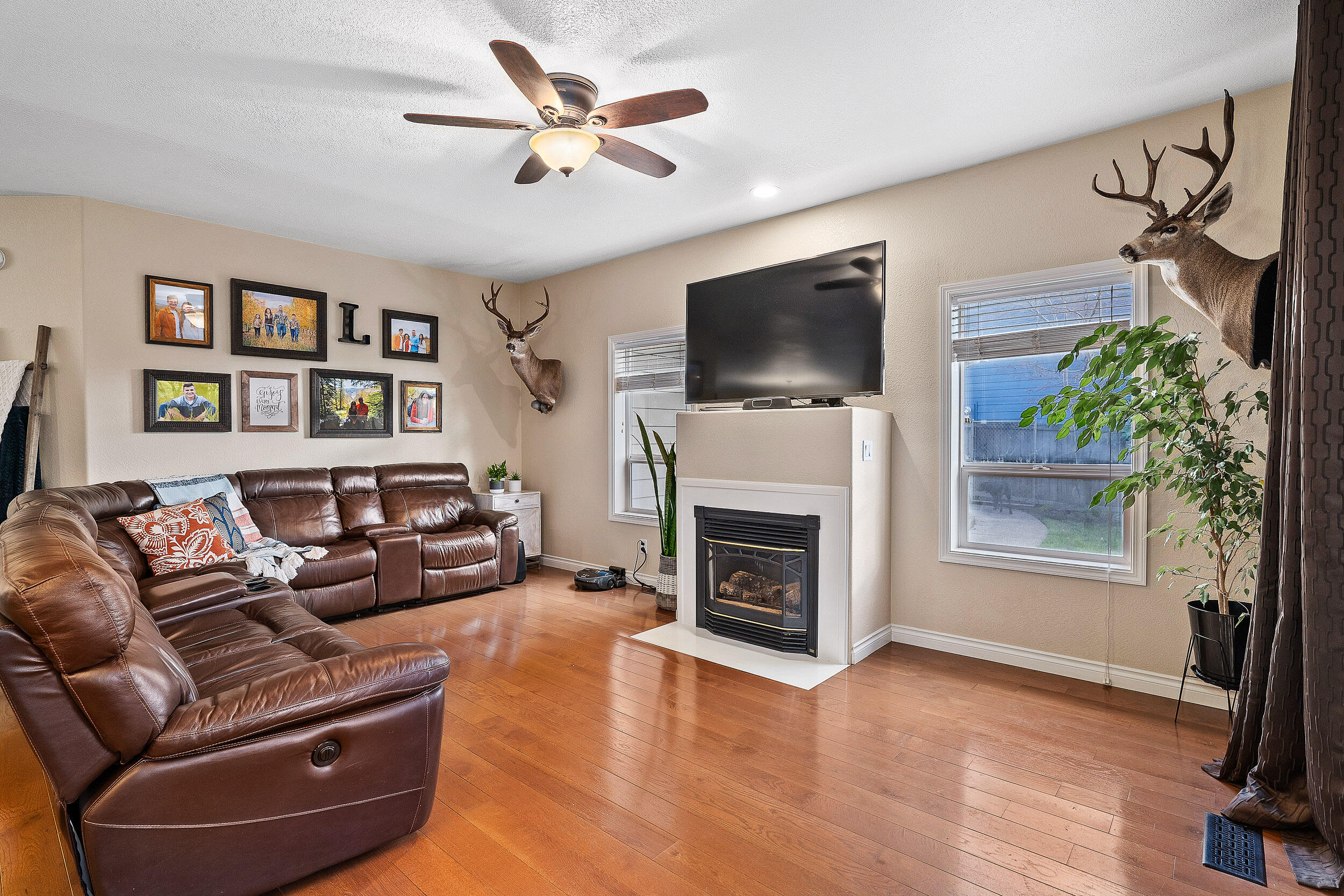 531 Ridgeway Avenue Central Point, OR 97502 - Photo 23 of 51 531RidgewayAve-020
