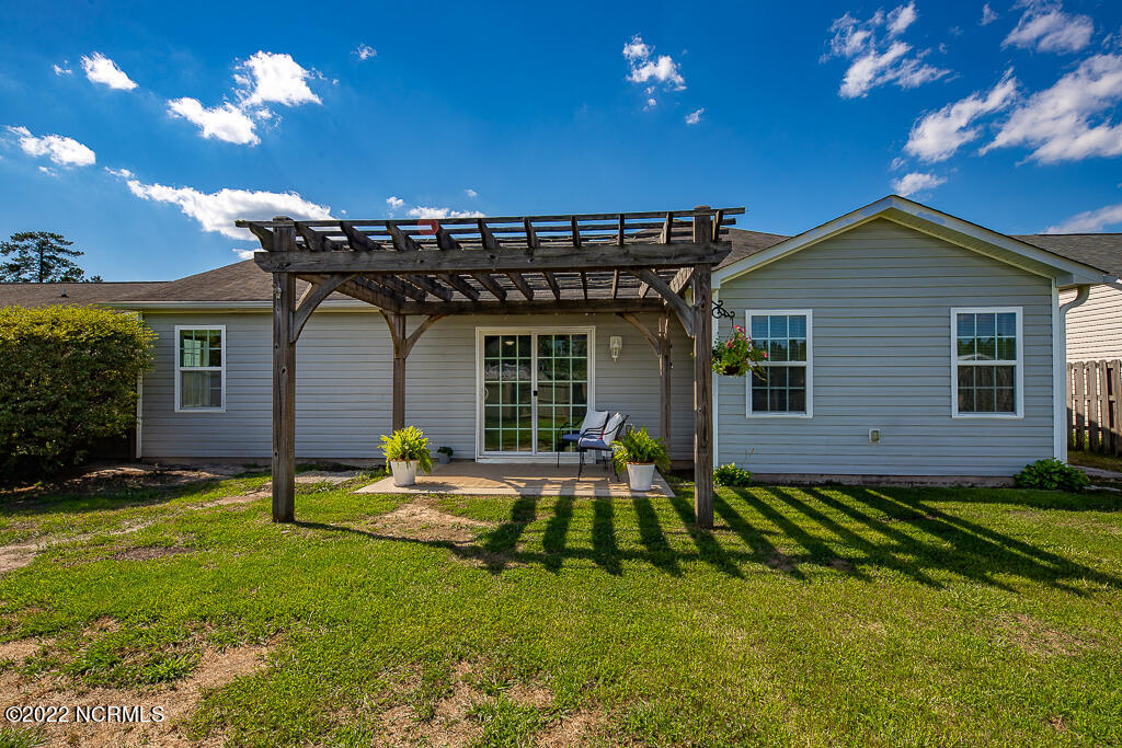 159 Crooked Run Drive New Bern, NC 28560 - Photo 2 of 14 IMG_4305