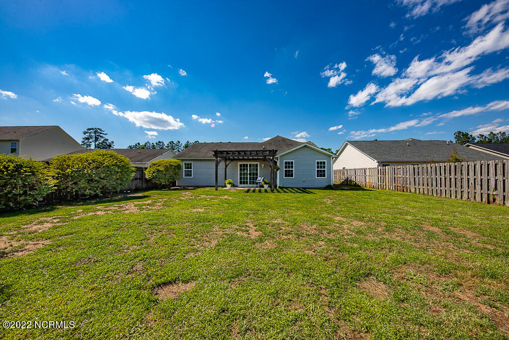 159 Crooked Run Drive New Bern, NC 28560 - Photo 3 of 14 IMG_4302