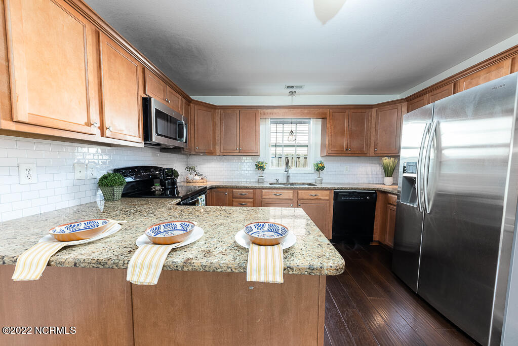 159 Crooked Run Drive New Bern, NC 28560 - Photo 4 of 14 IMG_4318-Edit