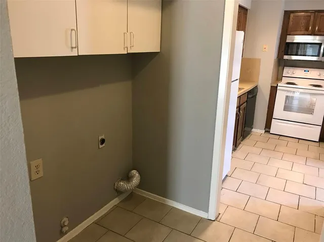 $1,350 | 118 Maple Street, Unit A, Arlington, TX 76011