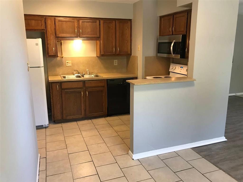 118 Maple Street, Unit A Arlington, TX 76011 - Photo 4 of 17