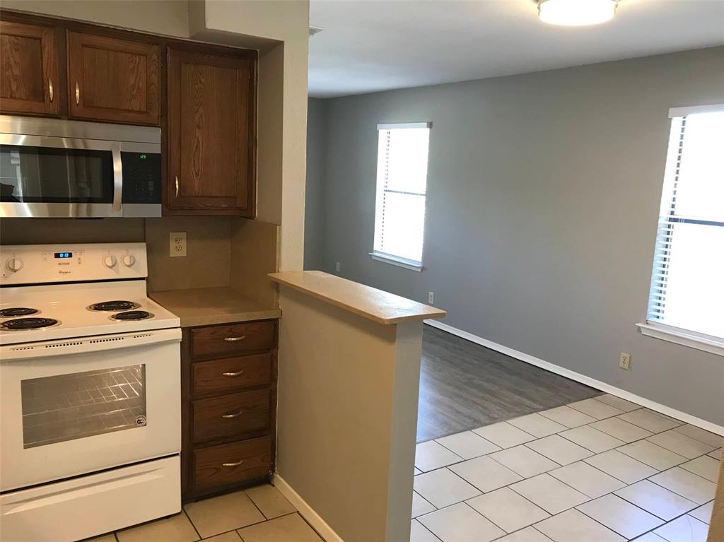 118 Maple Street, Unit A Arlington, TX 76011 - Photo 7 of 17