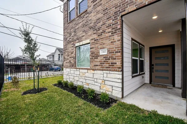 $2,200 | 2309 Gagne Street, Houston, TX 77020