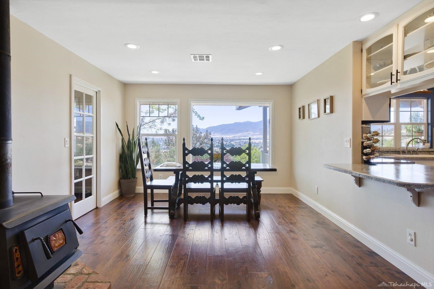21218 Pine Ridge Drive Tehachapi, CA 93561 - Photo 18 of 62 Gallery Image 18