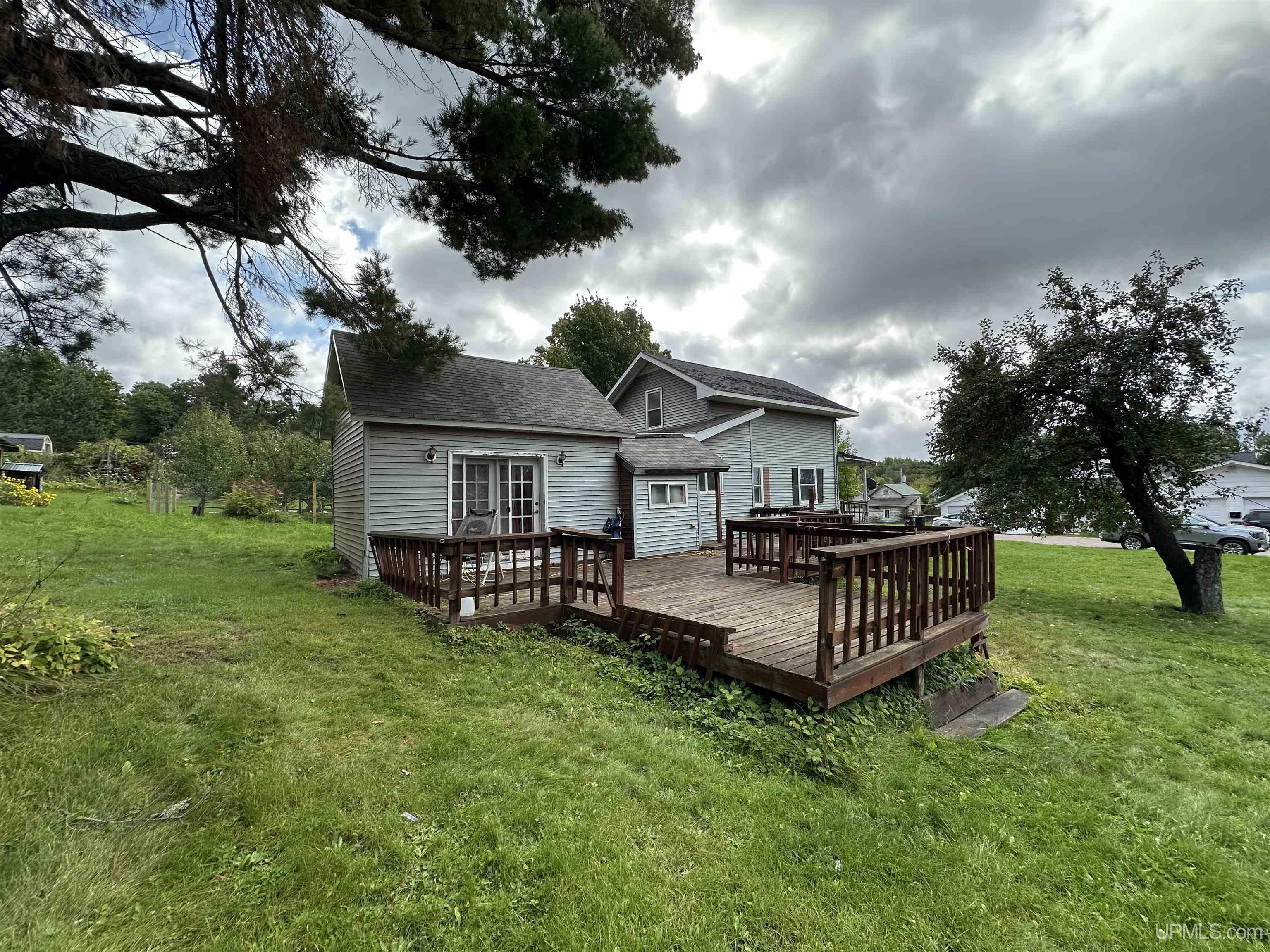 138 High Excelsior Street Ishpeming, MI 49849 - Photo 4 of 27 Gallery Image 4