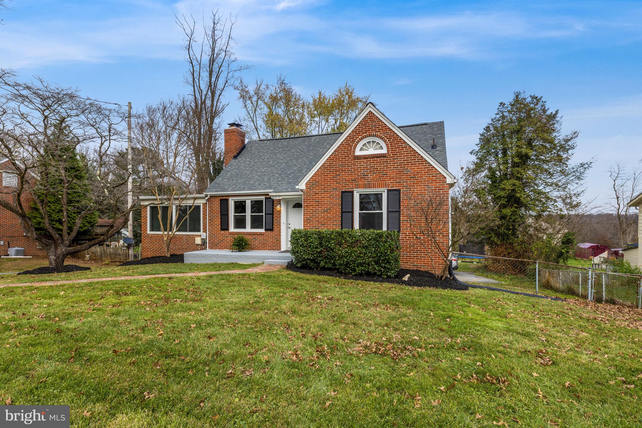 23737 Woodfield Road Gaithersburg, MD 20882 - Photo 2 of 30