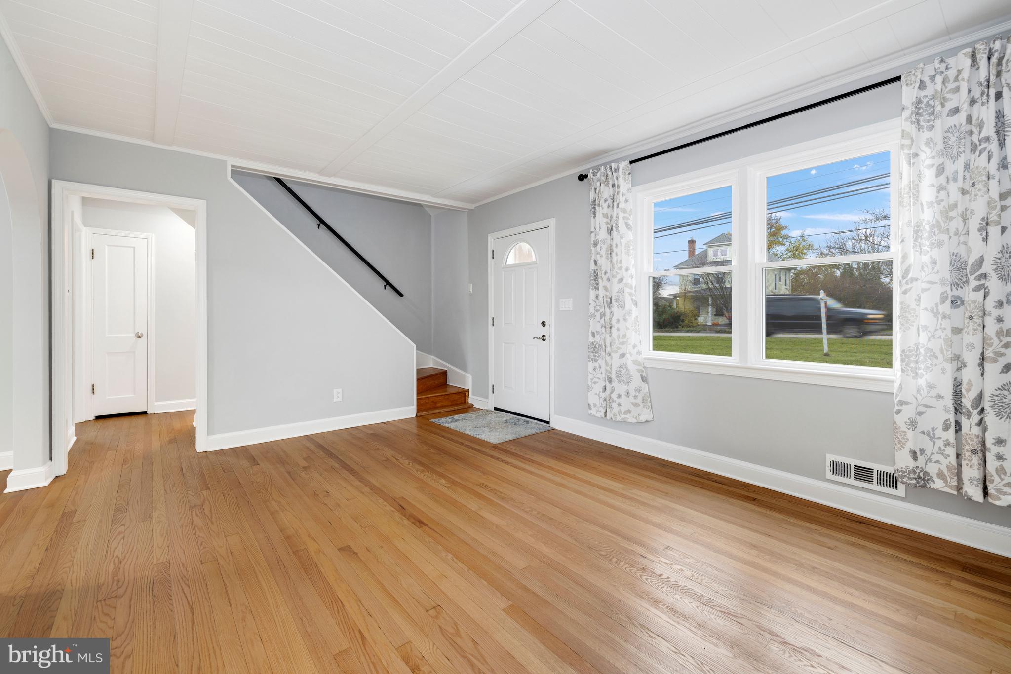 23737 Woodfield Road Gaithersburg, MD 20882 - Photo 4 of 30