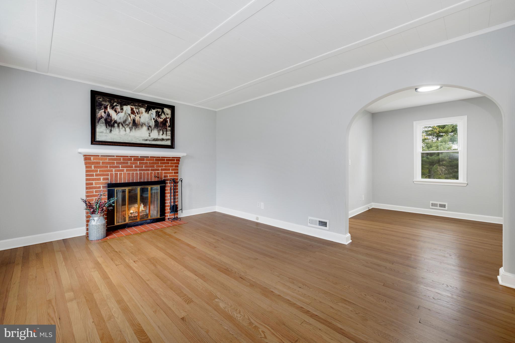 23737 Woodfield Road Gaithersburg, MD 20882 - Photo 5 of 30