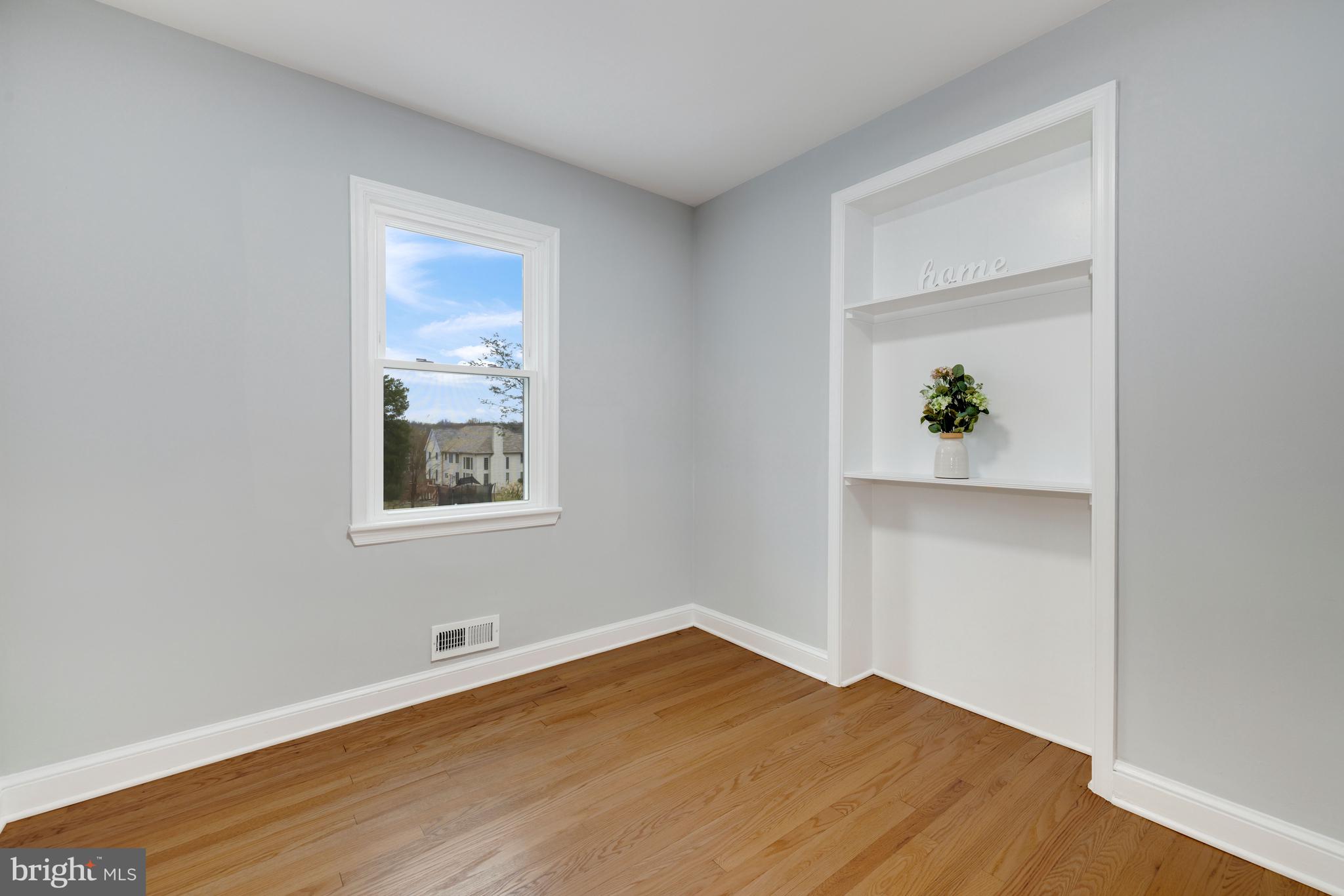 23737 Woodfield Road Gaithersburg, MD 20882 - Photo 6 of 30