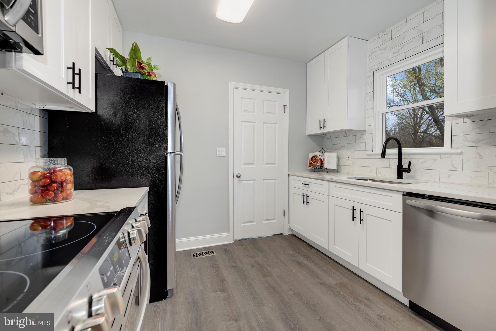 23737 Woodfield Road Gaithersburg, MD 20882 - Photo 8 of 30